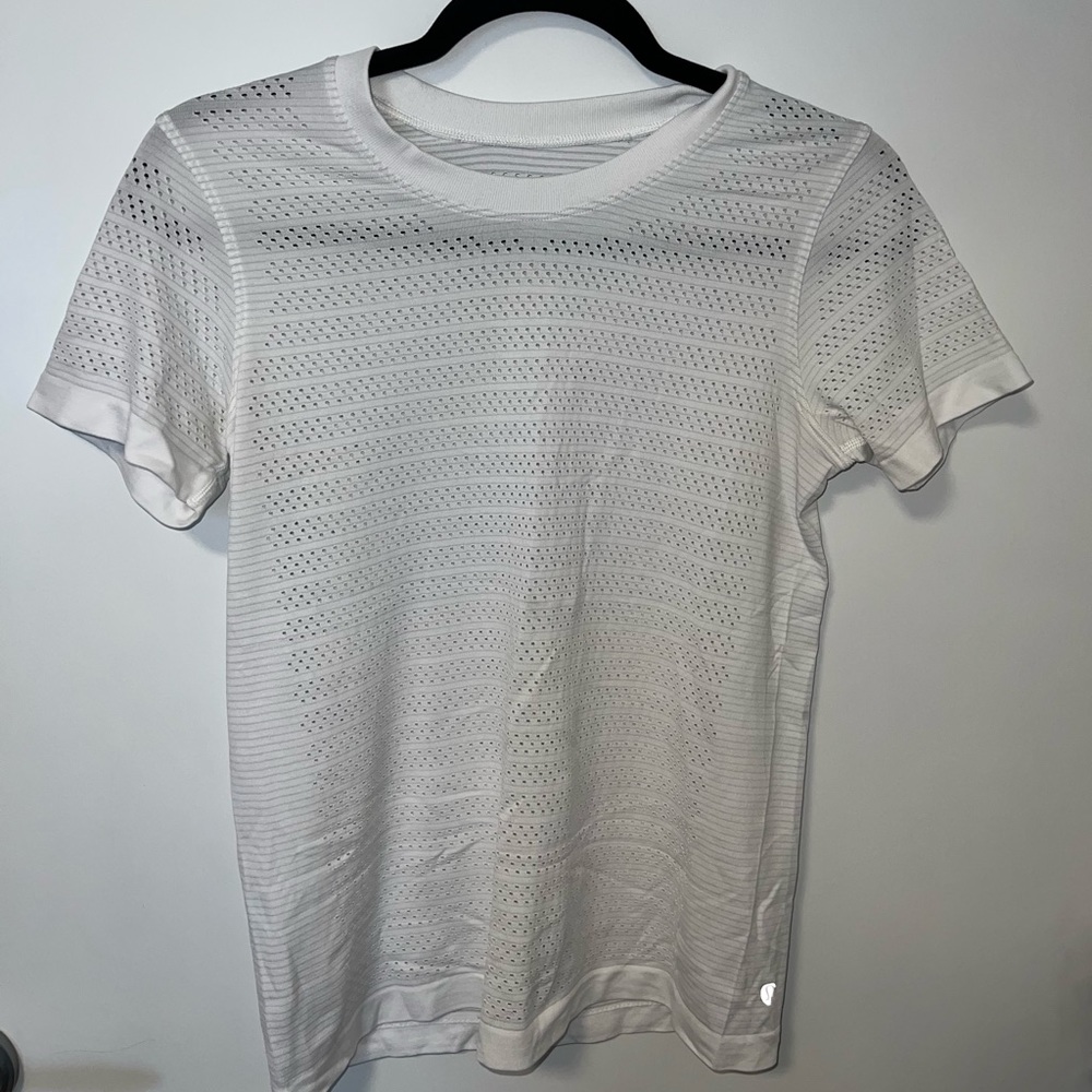 White Lululemon shirt
